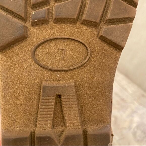 Journee Collection Women’s Boot Beige Color Mid Calf Suede Sherpa Lined  Size 7 - Picture 10 of 10